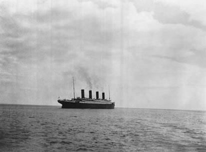 11 апреля 1912 года. Это самое последнее фото Титаника, отправляющегося из Куинстауна, Ирландия, в вечность.  Этот снимок сделала Кейт Одэл.