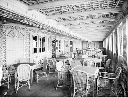 "Кафе Паризьен" на палубе B RMS Titanic. Снимок официального фотографа верфи "Harland & Wolff" Роберта Уелча. 27 марта 1912 г.
